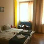 Family Solar فندق
