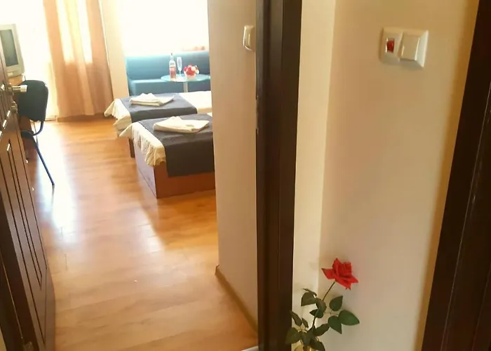 Hotell Family Solar *